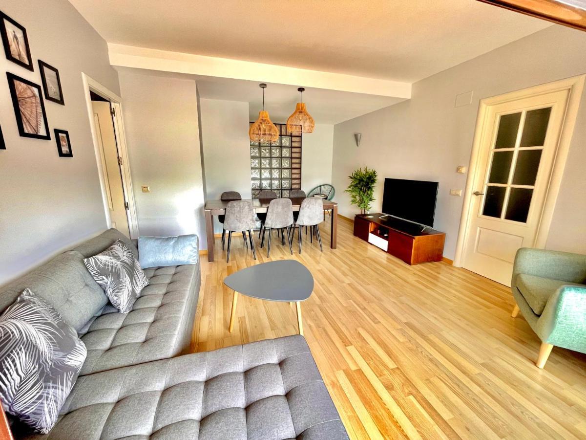 Seahomes Vacations, Fenals Beach&Chic, Pk, Top Apartment Full Equipped 료렛 드 마르 외부 사진